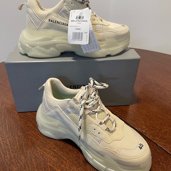 Balenciaga sneakers new in box size 7 women’s - Picture 3 of 8